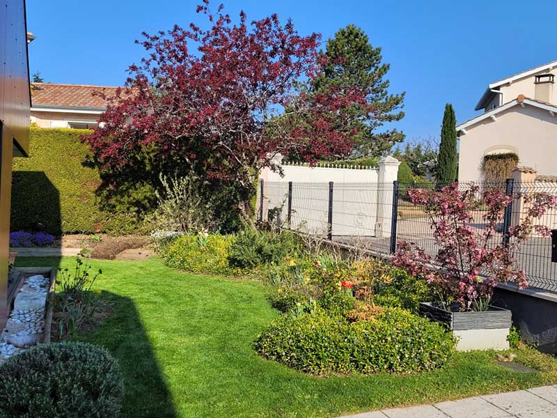 Service d’entreprise entretien jardin Saint-Genis-Laval